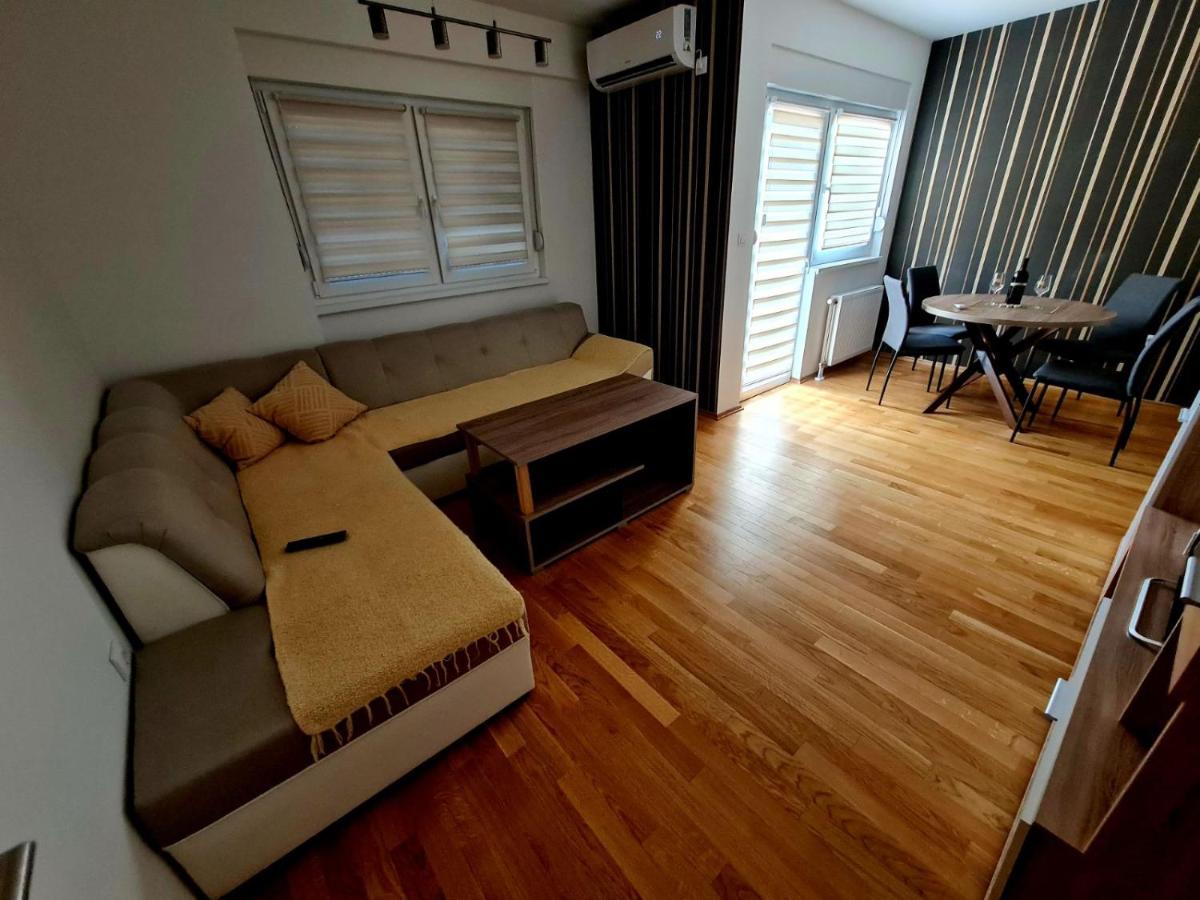 Apartman Court 普里耶多尔 外观 照片